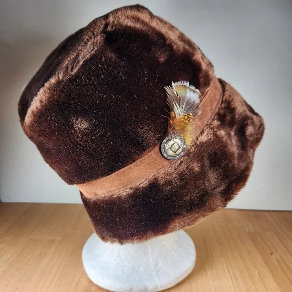 Pillbox Hat Women’s Small Brown Faux Fur Feather Lined Quilted Ear Flaps - Picture 1 of 9